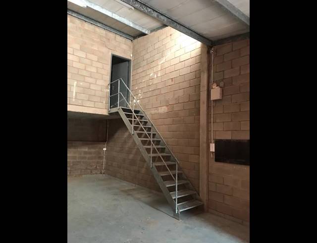 89M² WAREHOUSE RENTED IN BRIARDENE